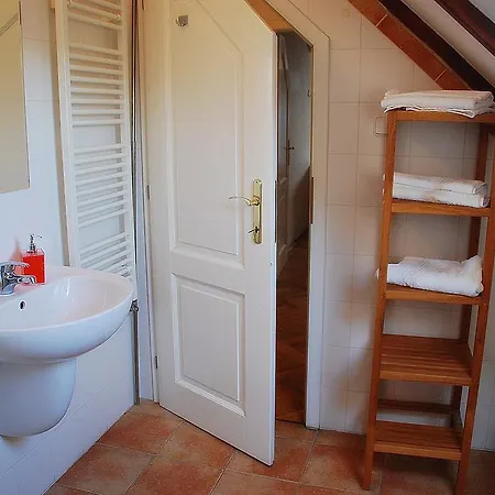 Generous Attic * براغ