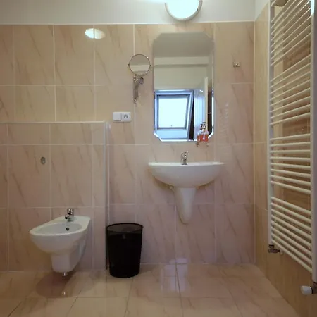 Generous Attic Appartement Prague